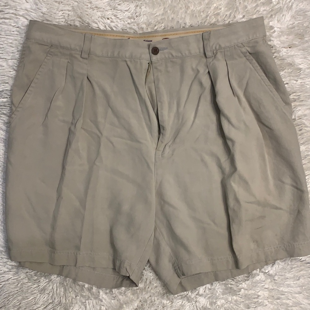 Tommy Bahama men’s shorts. 38 waist.